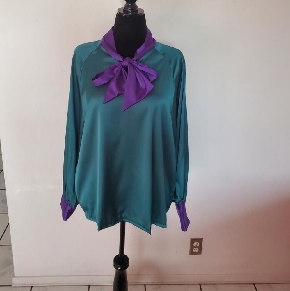 New! Chic & Stylish Long Sleeve Satin-like Green Purple Blouse